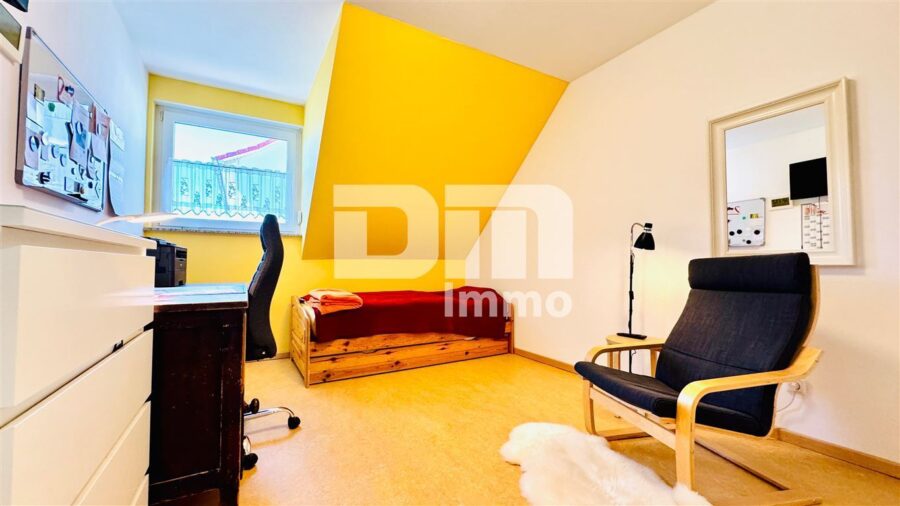 Modernes Familienglück nahe KfW 55-Standard mit Terrasse, Carport und Parkplatz - OG / DG Schlafzimmer / Kind 1